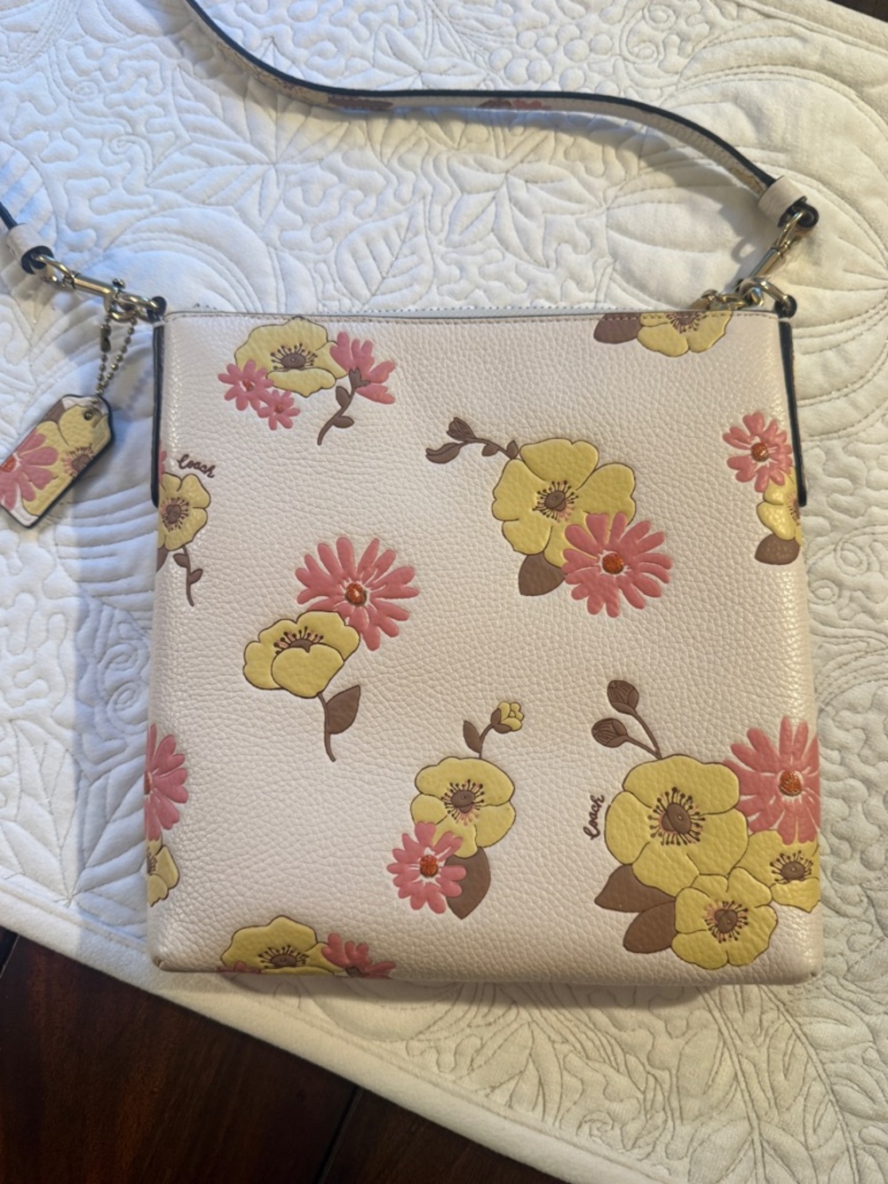 Coach Kitt Leather Crossbody Bag in Floral Print NWOT - Picture 4 of 4